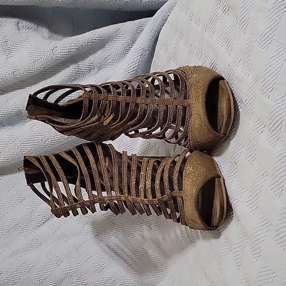 Report Women's heels